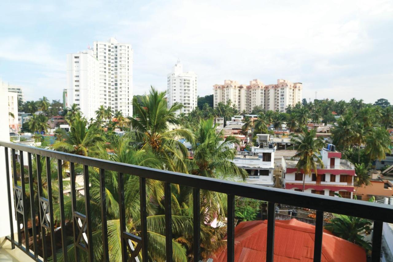 Down Town Holidays Thiruvananthapuram Buitenkant foto